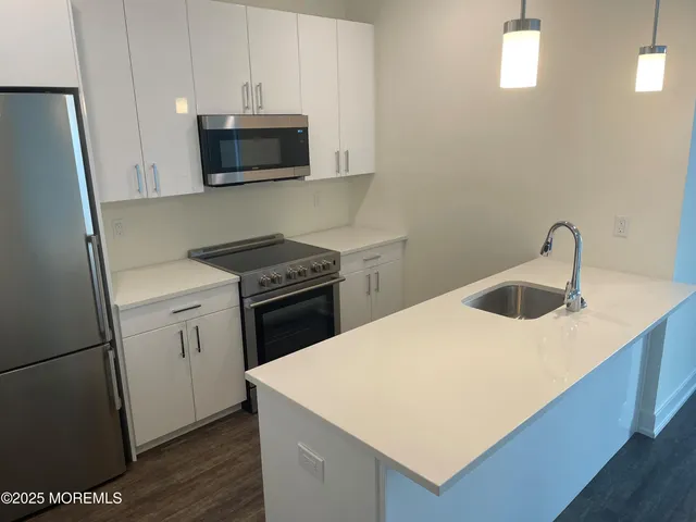 $3,100 | 521 Lake Avenue, Unit 408, Asbury Park, NJ 07712