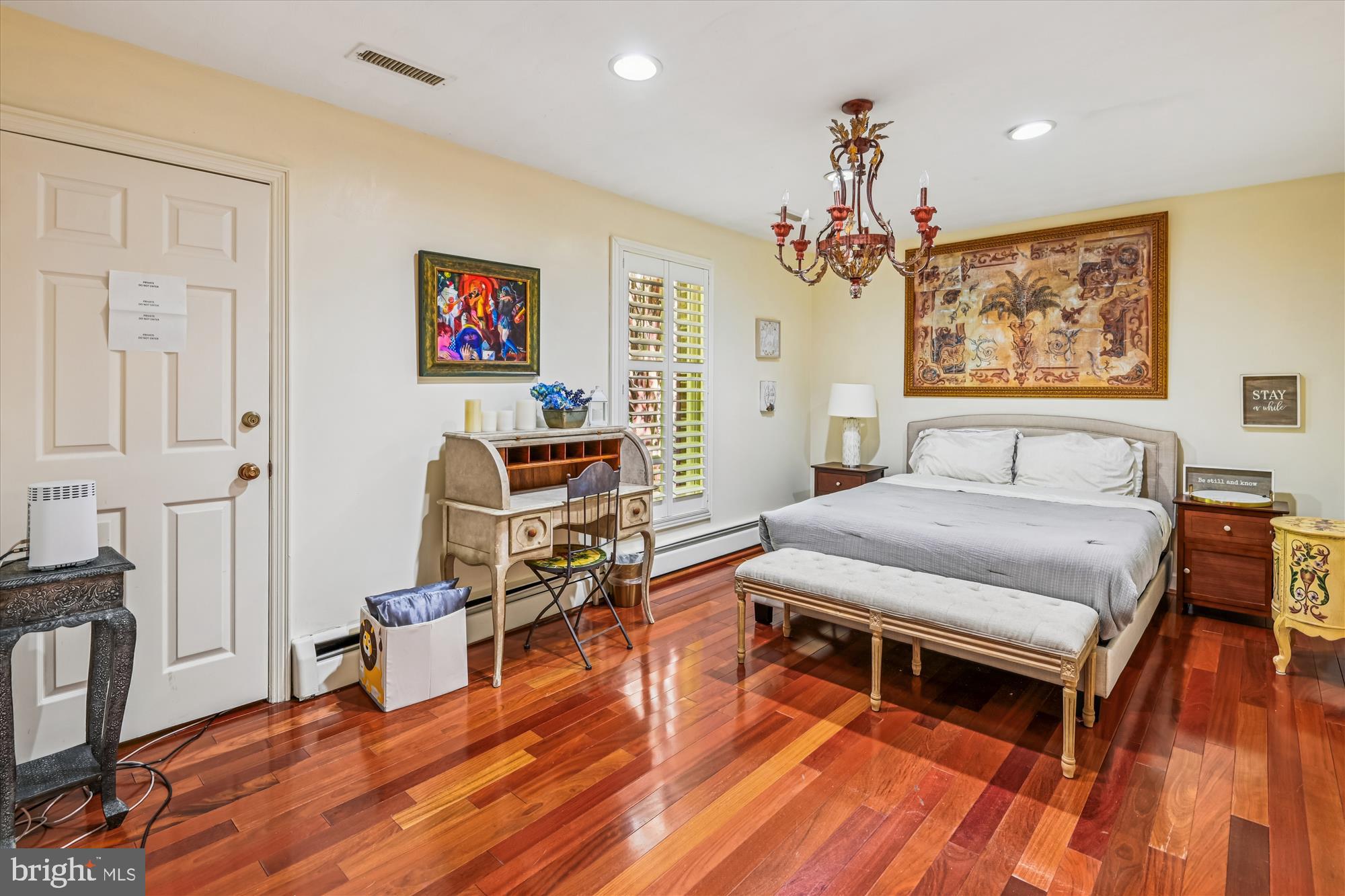 738 Intrepid Way Davidsonville, MD 21035 - Photo 32 of 71 a living room with furniture and a wooden floor