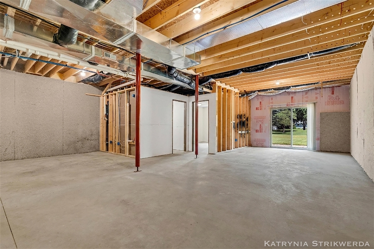 2256 South Cochran Road Charlotte, MI 48813 - Photo 38 of 77