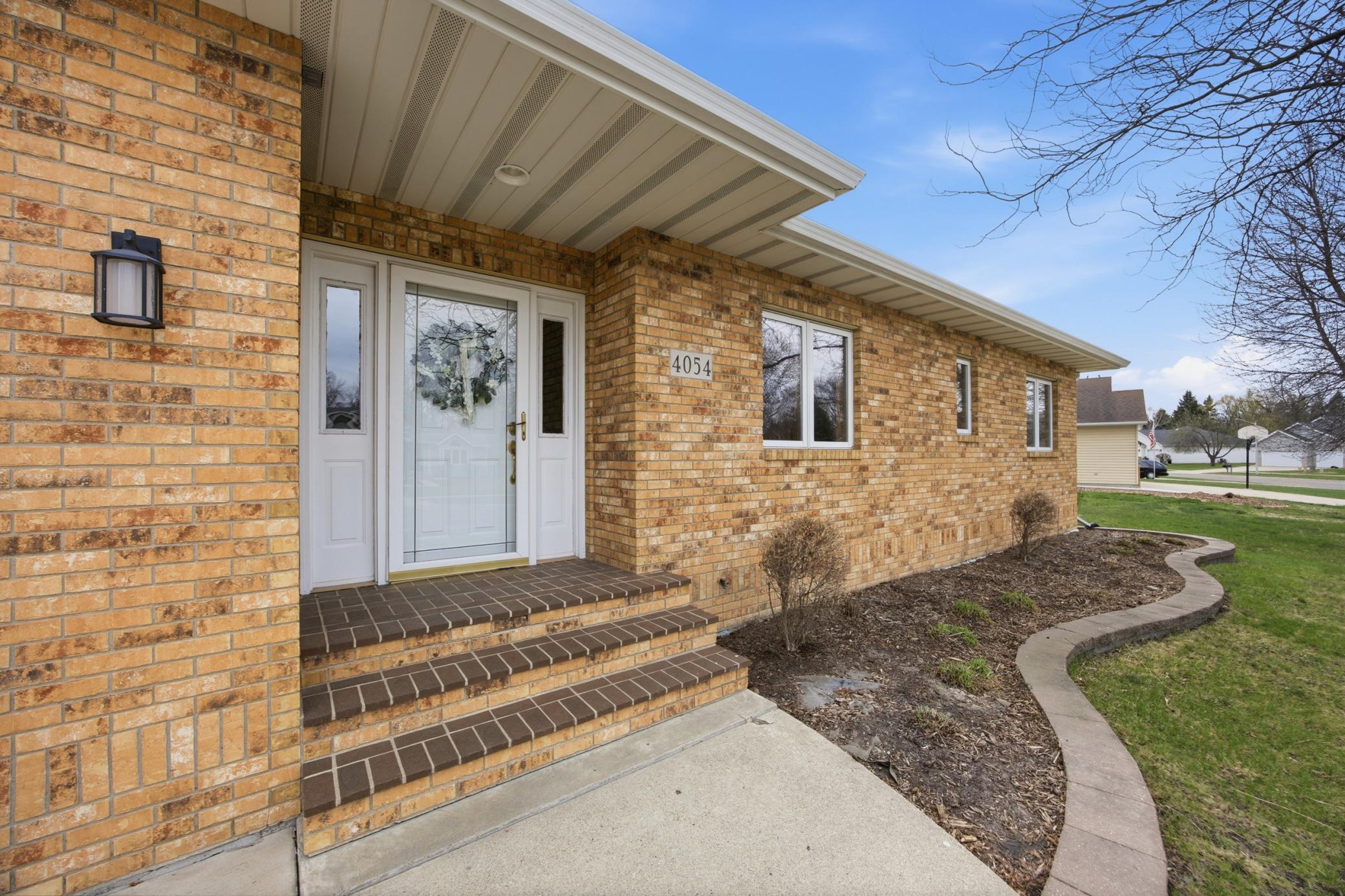 4054 South Rivershore Drive Moorhead, MN 56560 - Photo 2 of 47