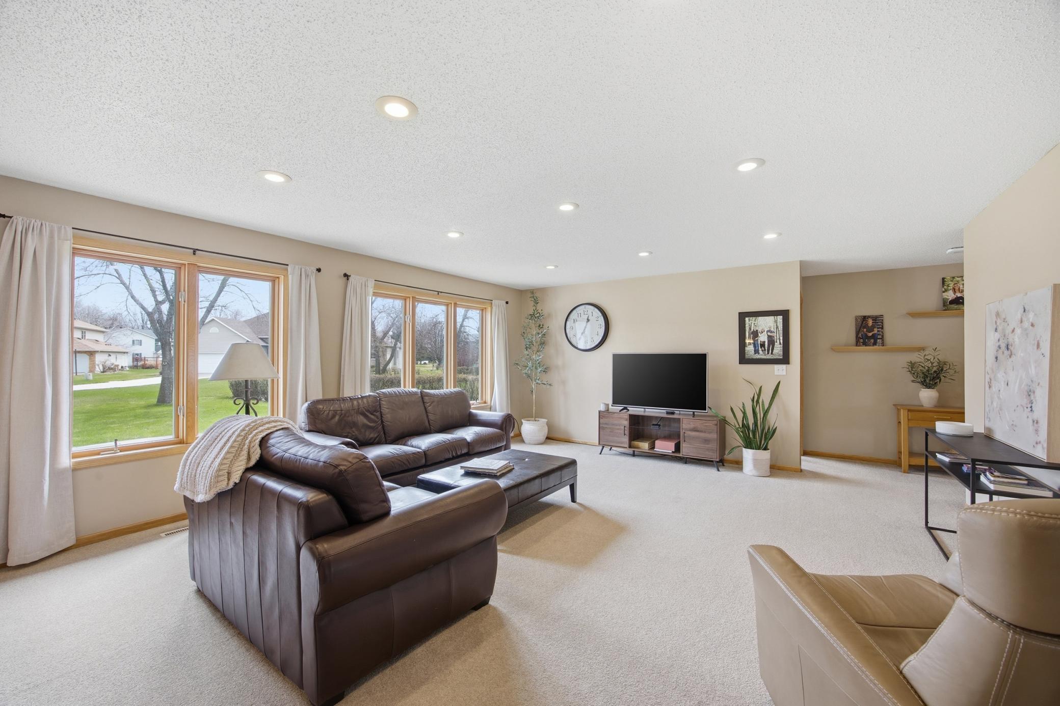 4054 South Rivershore Drive Moorhead, MN 56560 - Photo 4 of 47
