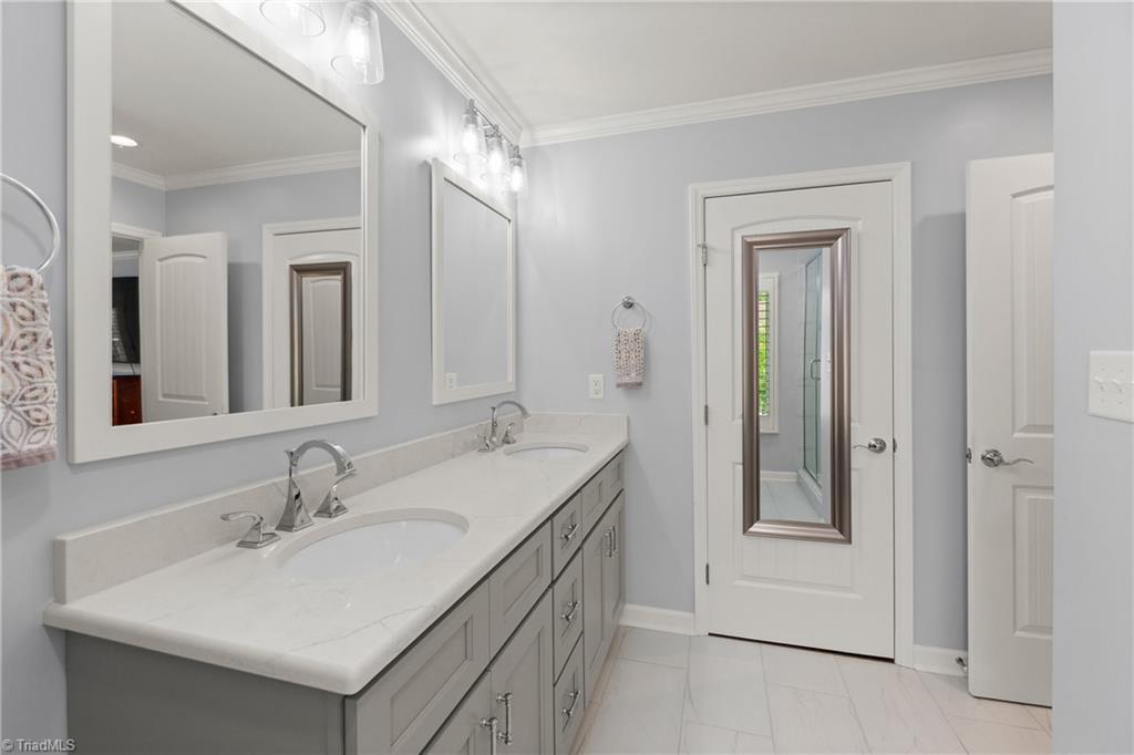 204 Hamilton Court Bermuda Run, NC 27006 - Photo 19 of 33