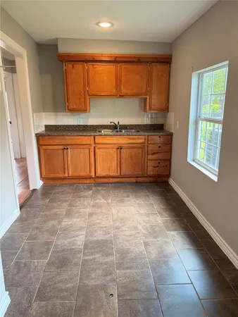 $1,300 | 6103 Sherwood Drive, Houston, TX 77021