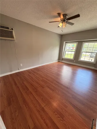 $1,300 | 6103 Sherwood Drive, Houston, TX 77021