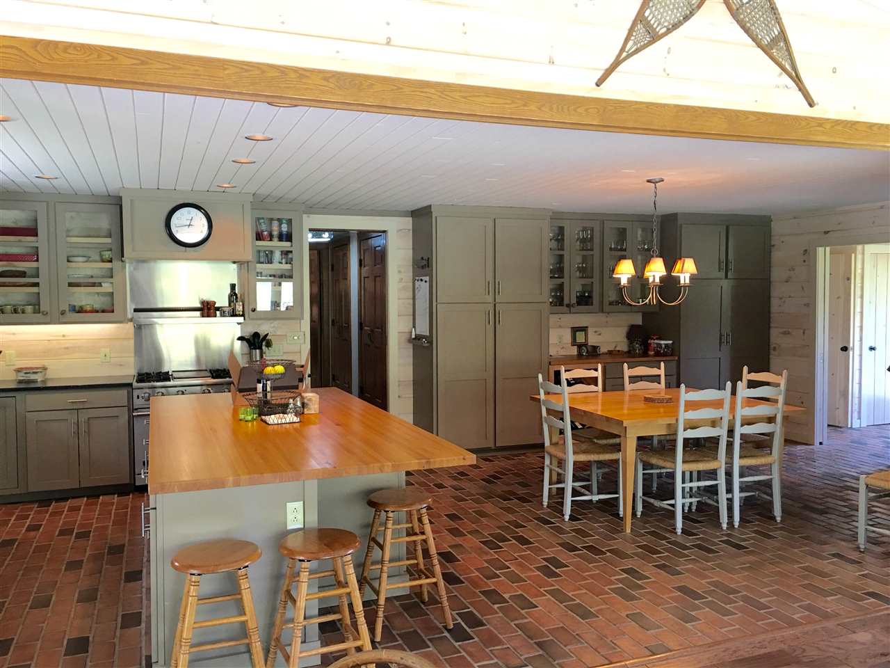 2011 East River Road Traverse City, MI 49696 - Photo 20 of 45 1817072-20.JPG