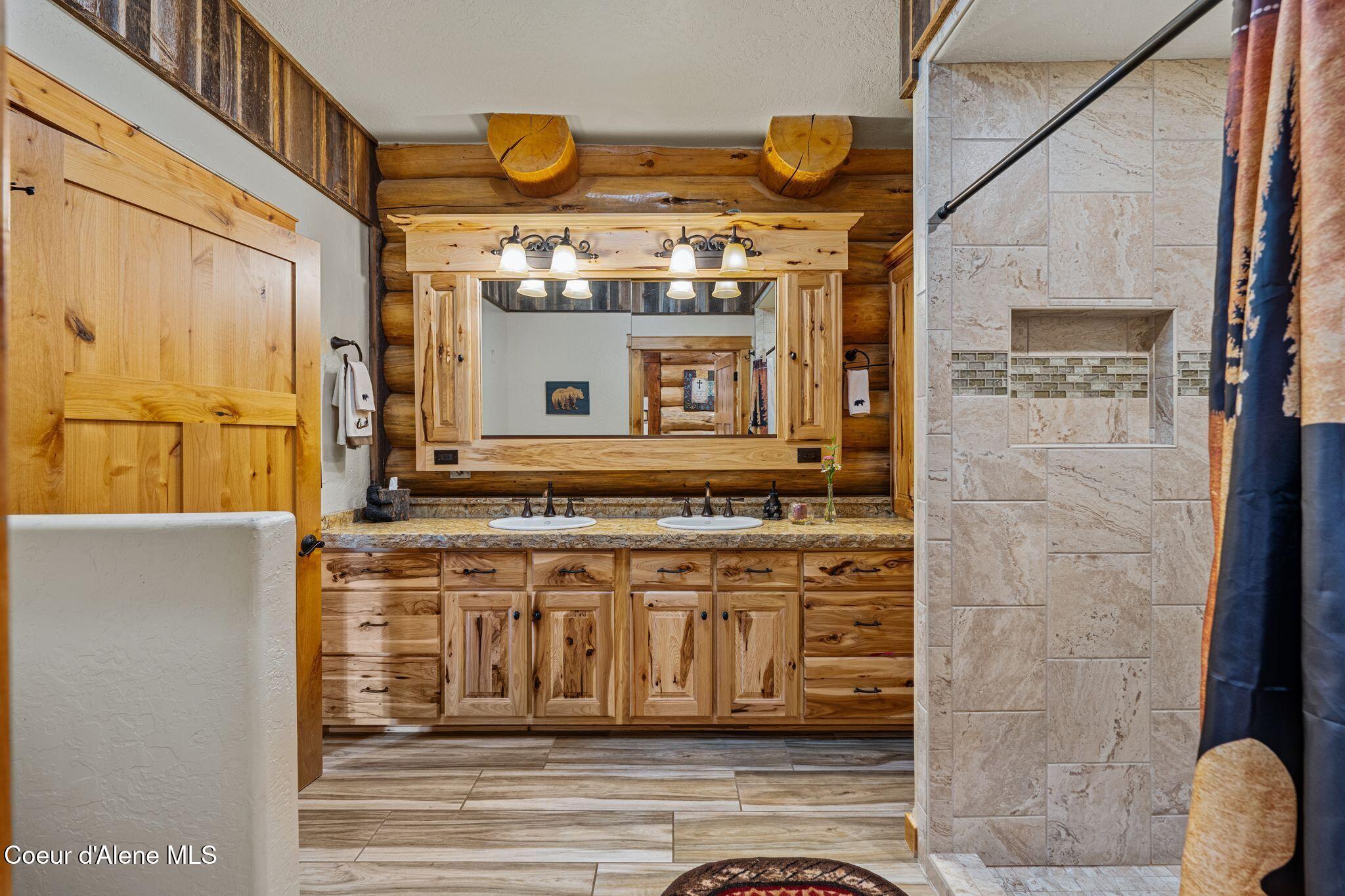 816 Ponderesa Ranch Road Sagle, ID 83860 - Photo 40 of 95 Bathroom