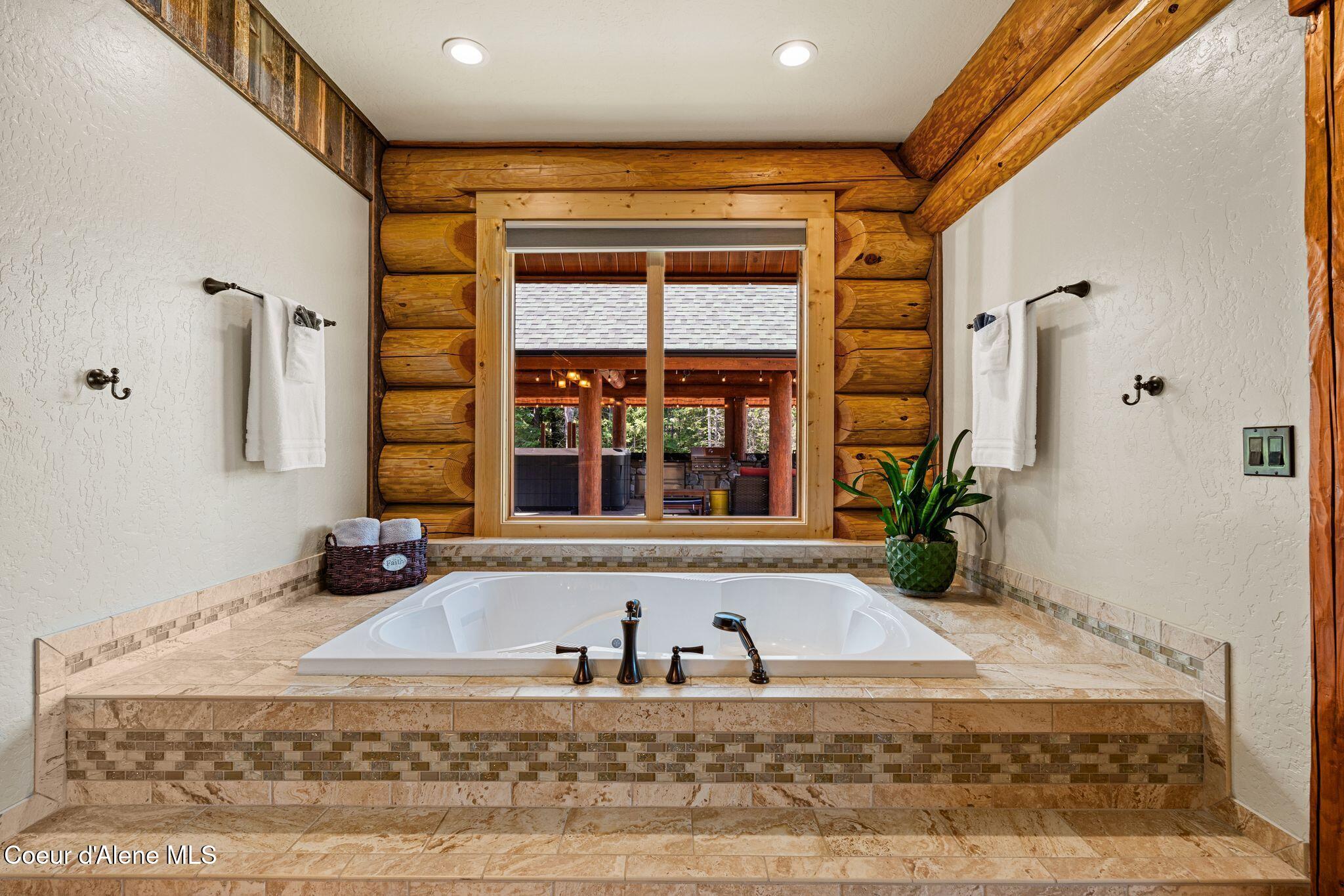 816 Ponderesa Ranch Road Sagle, ID 83860 - Photo 50 of 95 Master Bathroom