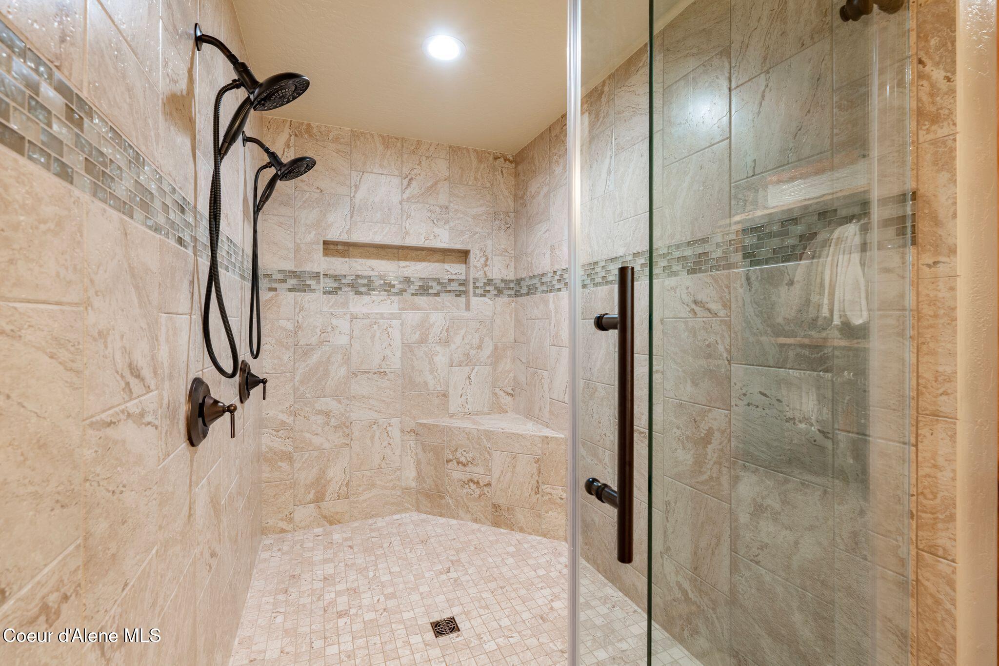 816 Ponderesa Ranch Road Sagle, ID 83860 - Photo 52 of 95 Master Bathroom