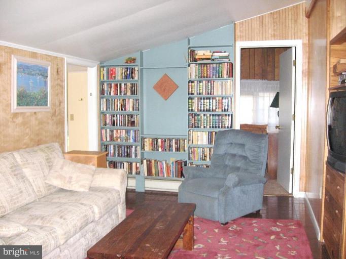 23 Borens Shore Road Elkton, MD 21921 - Photo 10 of 22 Living Room