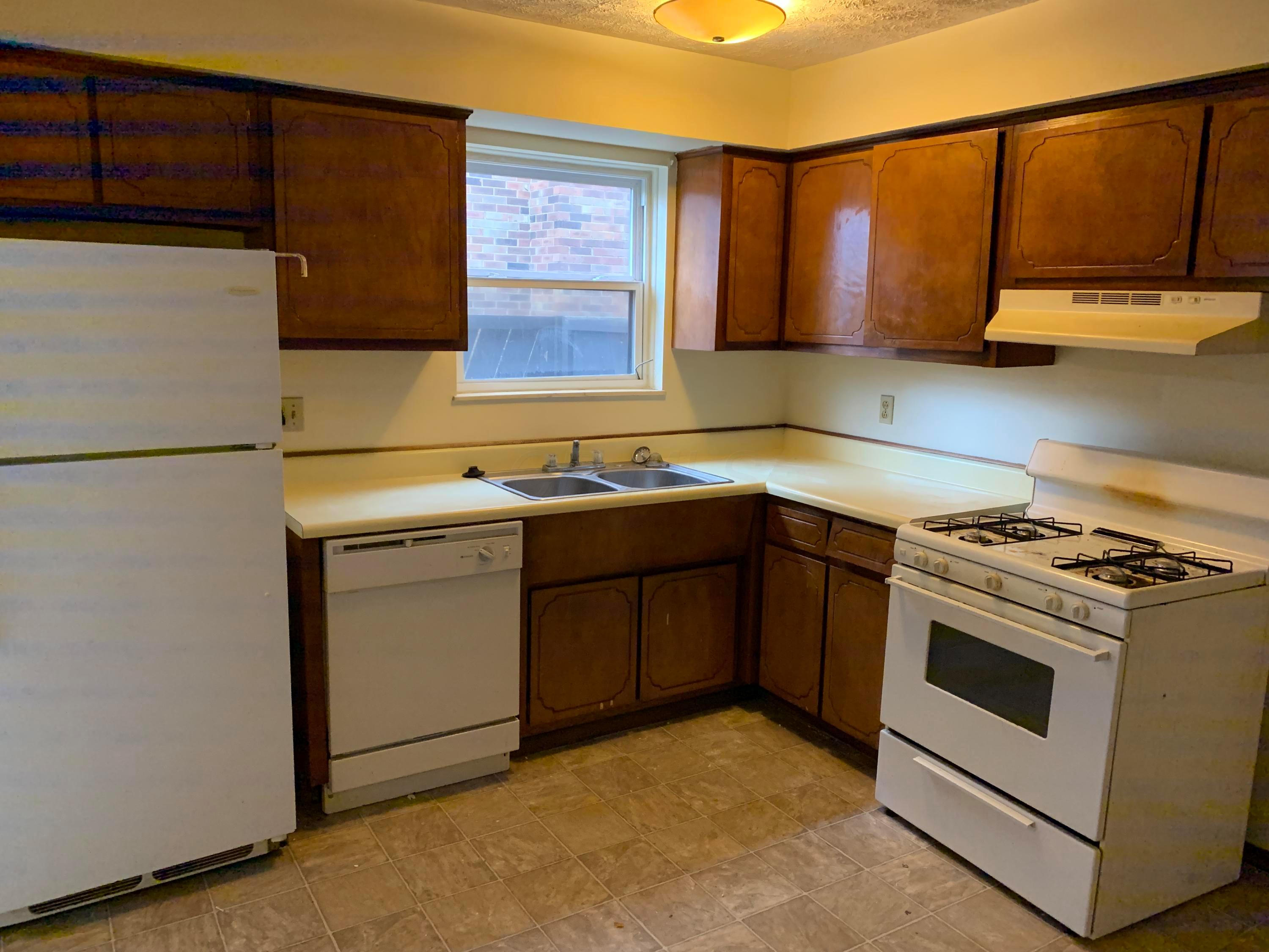 5904 Hallworth Avenue, Unit 5904A Columbus, OH 43232 - Photo 2 of 19