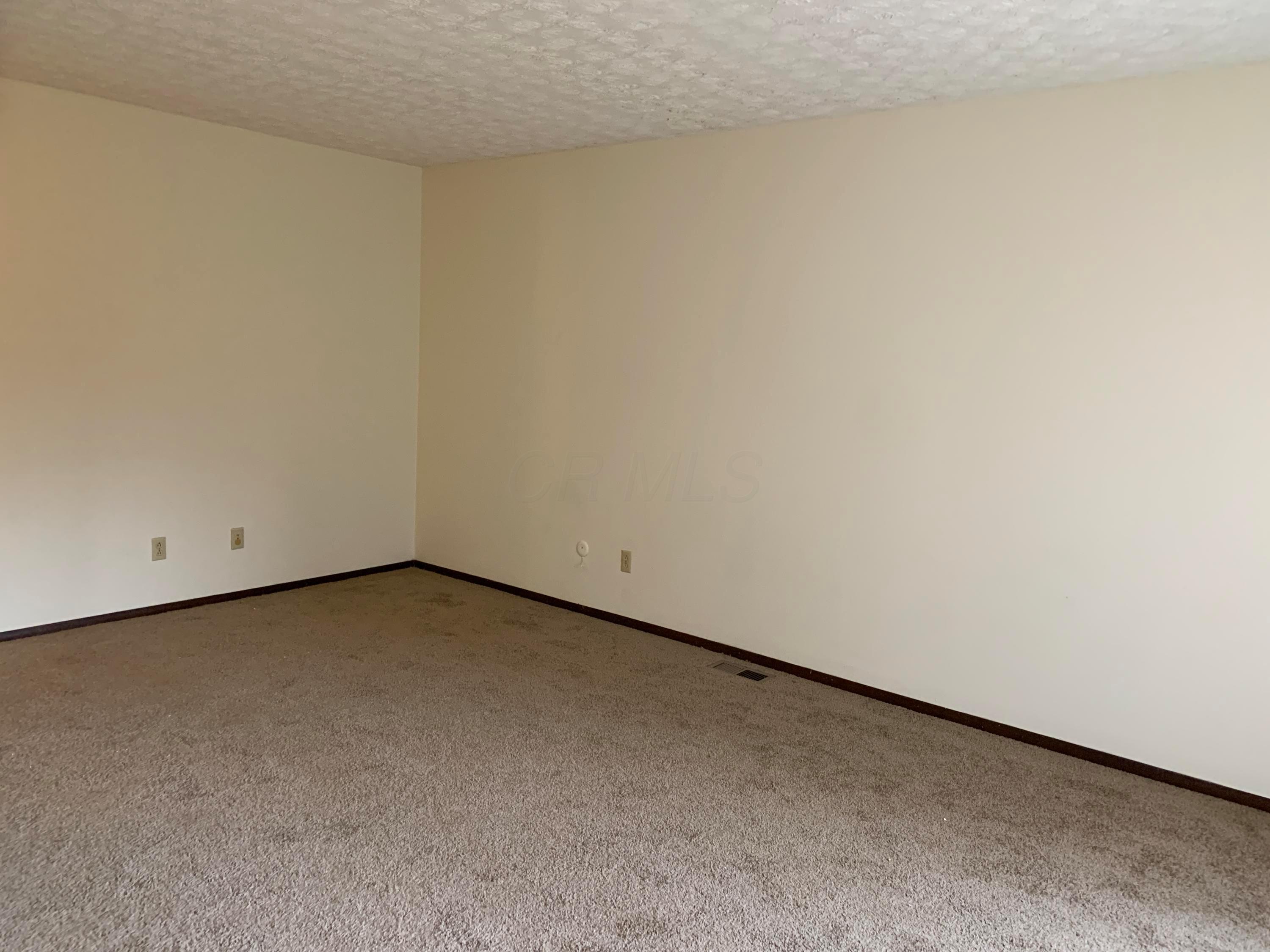 5904 Hallworth Avenue, Unit 5904A Columbus, OH 43232 - Photo 4 of 19