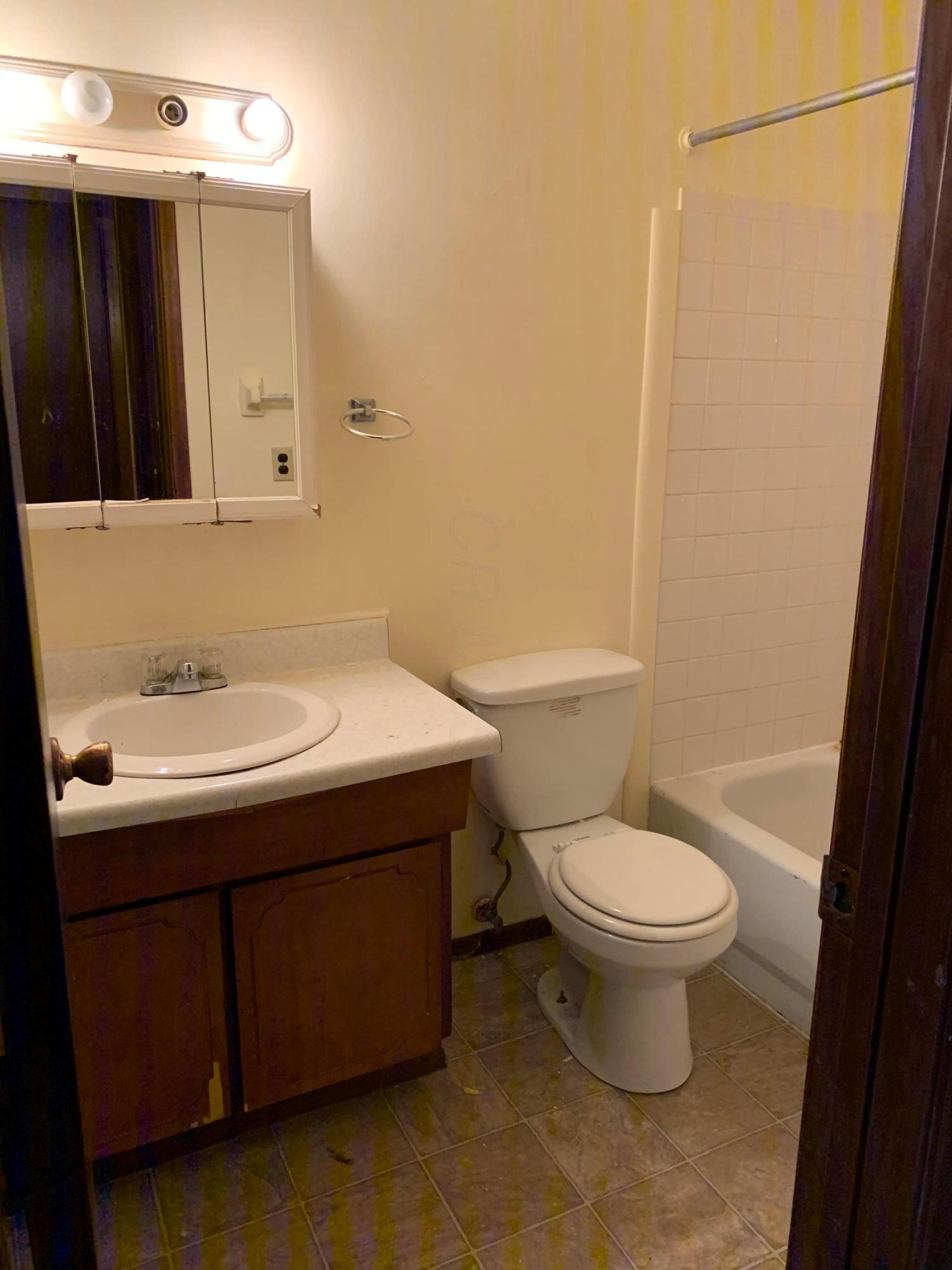 5904 Hallworth Avenue, Unit 5904A Columbus, OH 43232 - Photo 6 of 19
