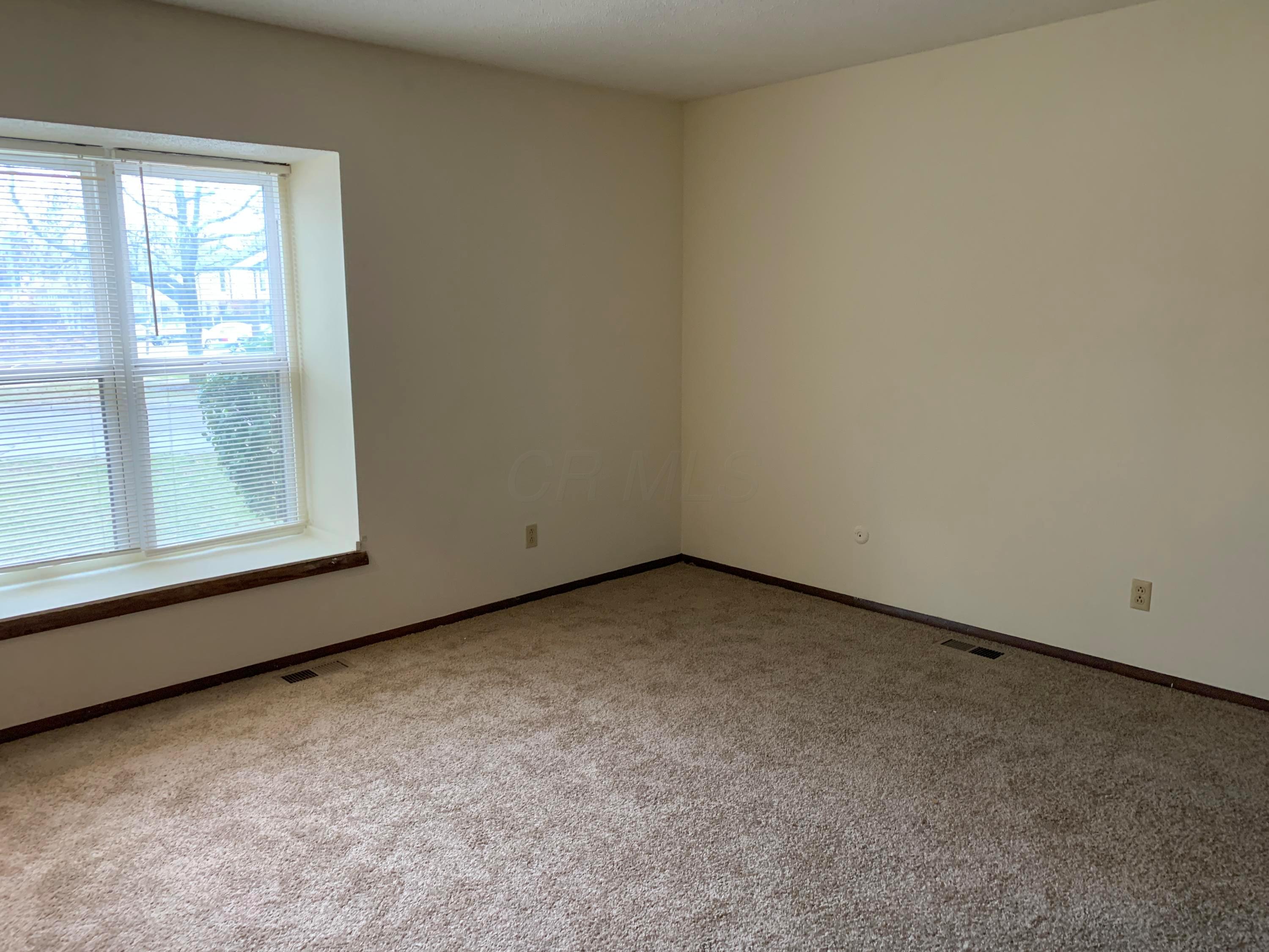 5904 Hallworth Avenue, Unit 5904A Columbus, OH 43232 - Photo 9 of 19