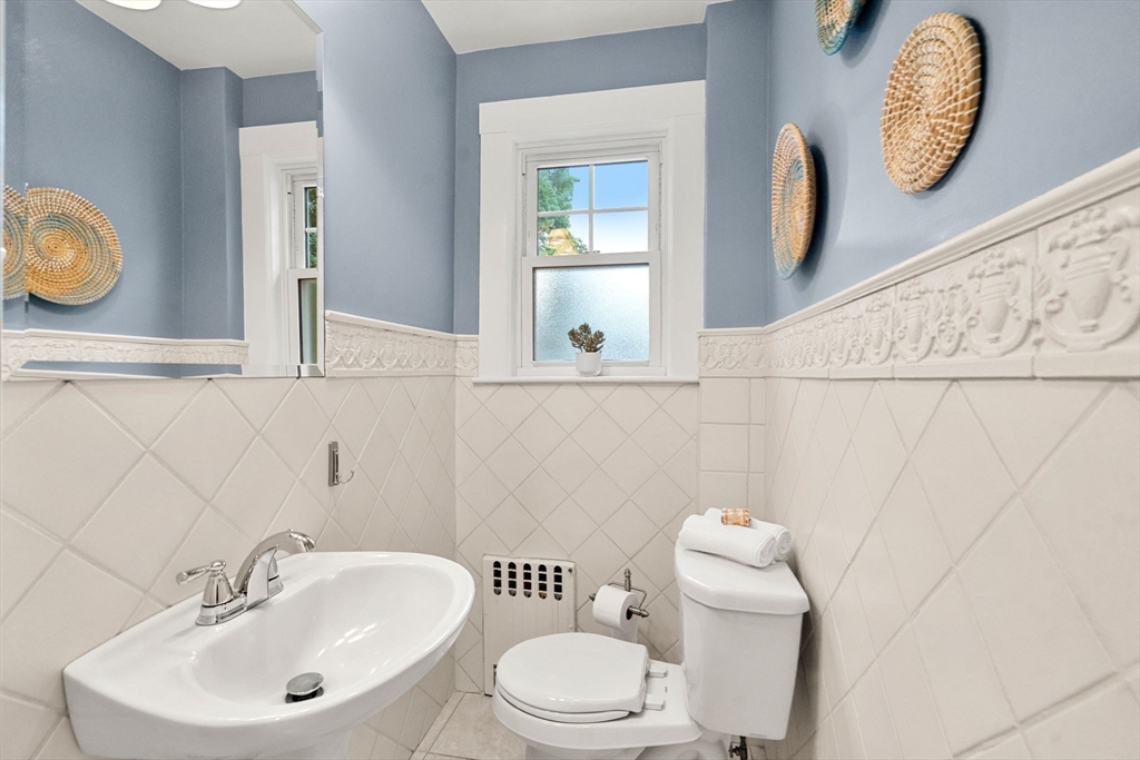 36 Richardson Road Belmont, MA 02478 - Photo 9 of 18