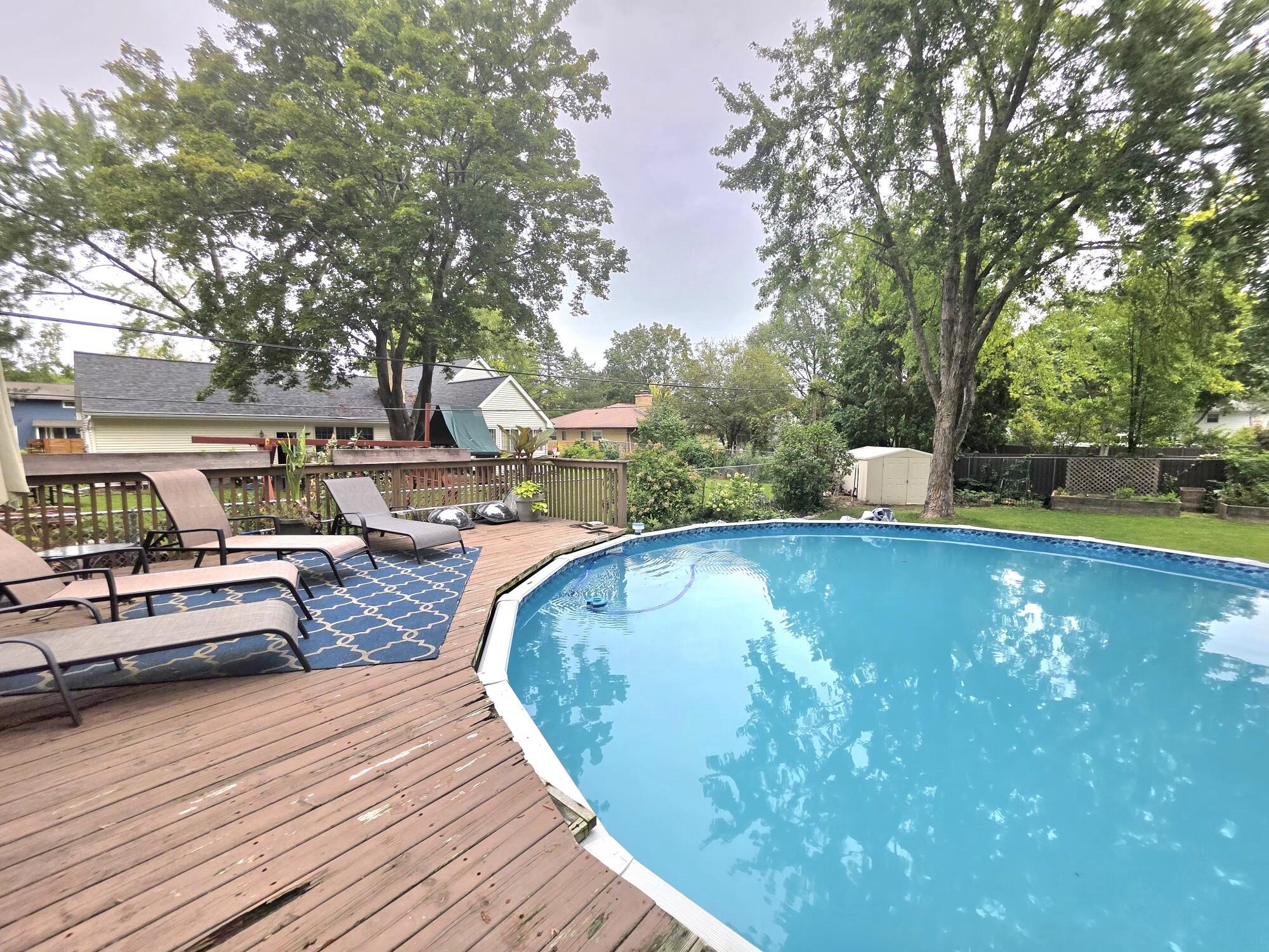 566 Riford Road Neenah, WI 54956 - Photo 57 of 63 Pool and desk