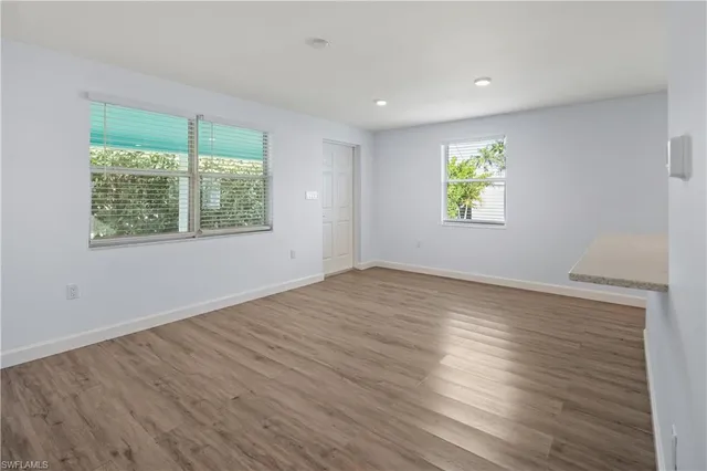 $800,000 | 807 106th Avenue North, Naples, FL 34108