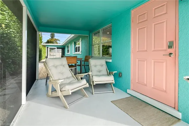 $800,000 | 807 106th Avenue North, Naples, FL 34108