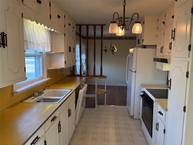 $255,000 | 984 North Monroe Street, La Grange, TX 78945