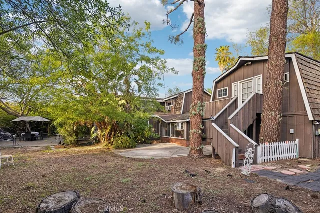 $2,500 | 7723 Varna Avenue, North Hollywood, CA 91605