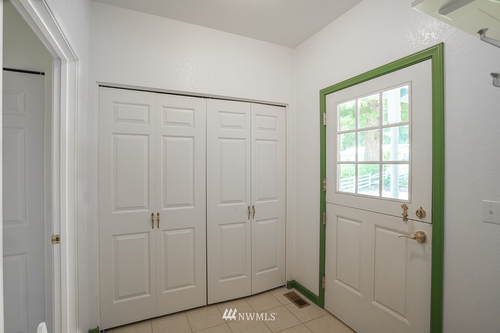 7512 Long Lake Road Southeast Port Orchard, WA 98367 - Photo 12 of 31 Gallery Image 12