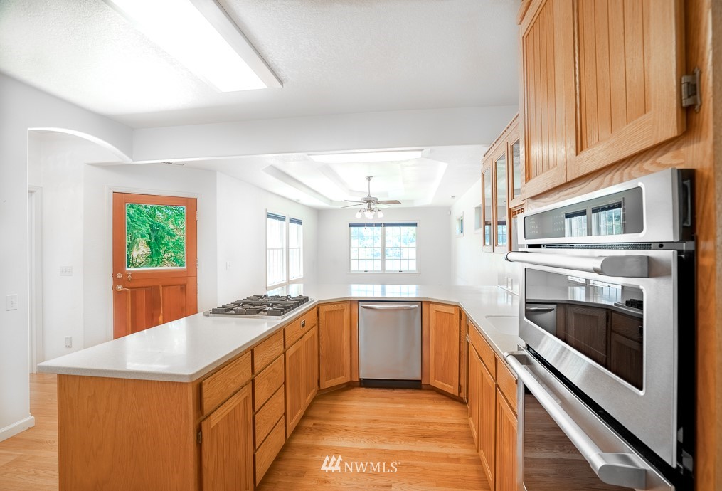 7512 Long Lake Road Southeast Port Orchard, WA 98367 - Photo 5 of 31 Gallery Image 5