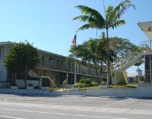 11 Southwest 4th Avenue, Unit 17B Boca Raton, FL 33432 - Photo 1 of 1 Primary Photo