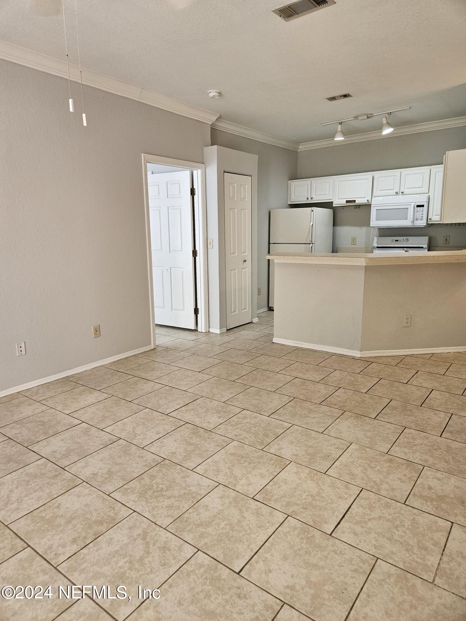 13810 Sutton Park Drive North, Unit 916 Jacksonville, FL 32224 - Photo 3 of 17 a view of an empty room