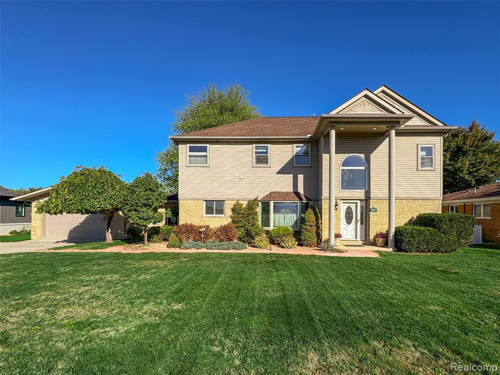 7214 Cardinal Road Algonac, MI 48001 - Photo 1 of 50