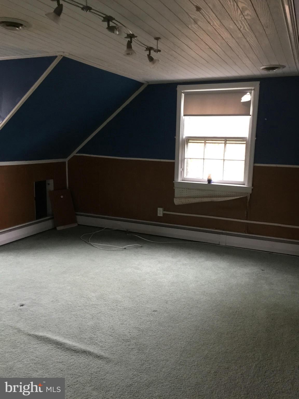 104 Croydon Road Baltimore, MD 21212 - Photo 10 of 13 a view of room with window