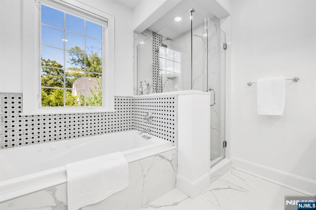 14 Gabriel Court, Unit 14 Paramus, NJ 07652 - Photo 22 of 44