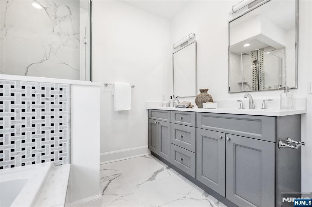 14 Gabriel Court, Unit 14 Paramus, NJ 07652 - Photo 23 of 44