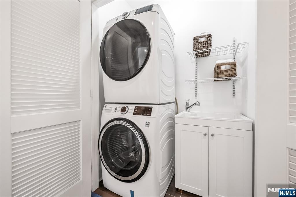 14 Gabriel Court, Unit 14 Paramus, NJ 07652 - Photo 31 of 44