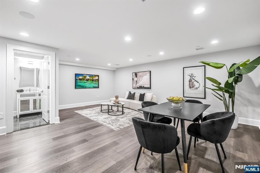 14 Gabriel Court, Unit 14 Paramus, NJ 07652 - Photo 34 of 44