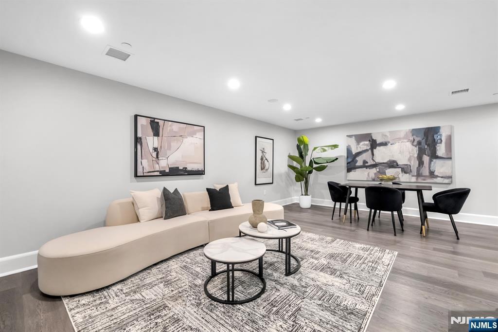 14 Gabriel Court, Unit 14 Paramus, NJ 07652 - Photo 35 of 44