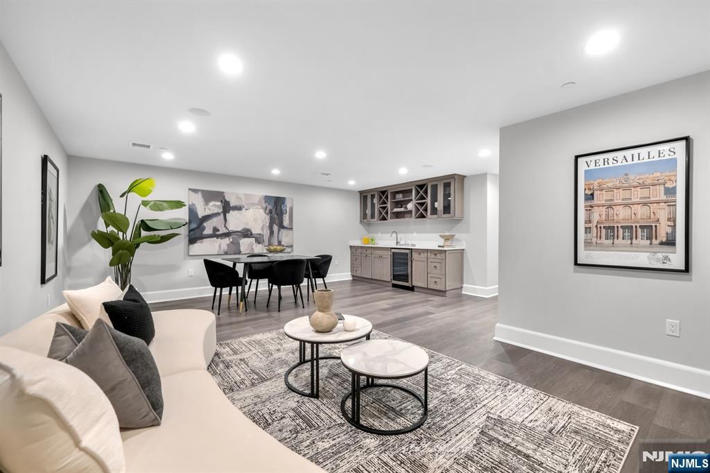 14 Gabriel Court, Unit 14 Paramus, NJ 07652 - Photo 36 of 44