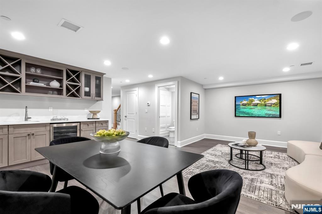 14 Gabriel Court, Unit 14 Paramus, NJ 07652 - Photo 38 of 44