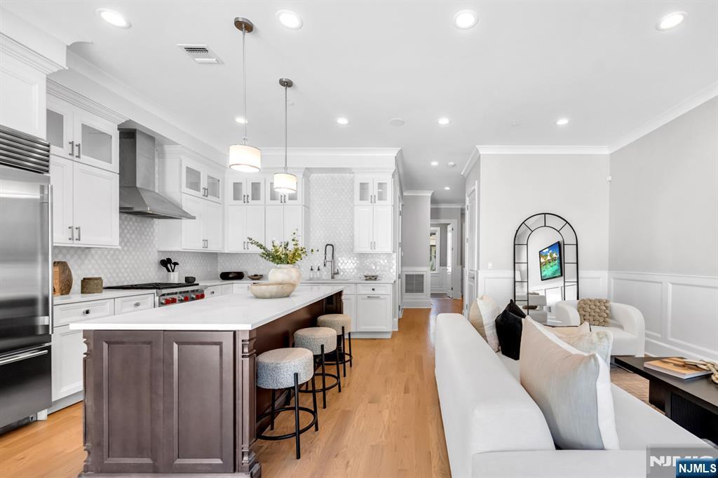 14 Gabriel Court, Unit 14 Paramus, NJ 07652 - Photo 4 of 44