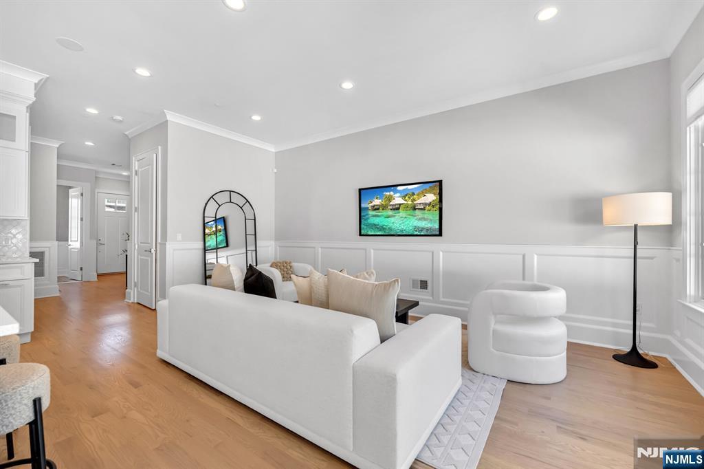 14 Gabriel Court, Unit 14 Paramus, NJ 07652 - Photo 6 of 44