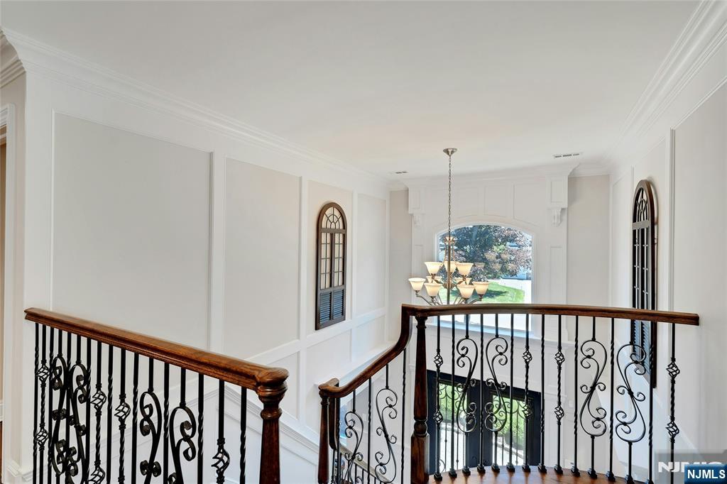 697 Terrace Drive Paramus, NJ 07652 - Photo 14 of 30