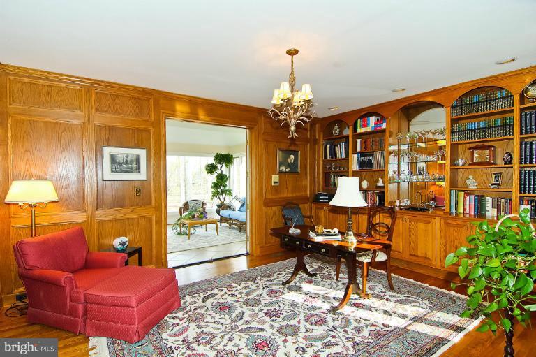 11004 South Glen Road Potomac, MD 20854 - Photo 1 of 24 library