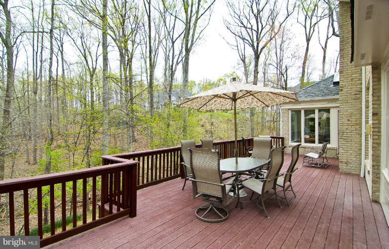 11004 South Glen Road Potomac, MD 20854 - Photo 14 of 24 Exterior (Rear)