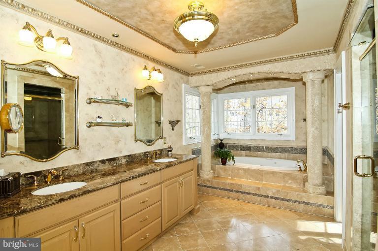 11004 South Glen Road Potomac, MD 20854 - Photo 23 of 24 Bath (Master)