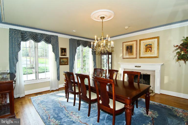 11004 South Glen Road Potomac, MD 20854 - Photo 10 of 24 Dining Room