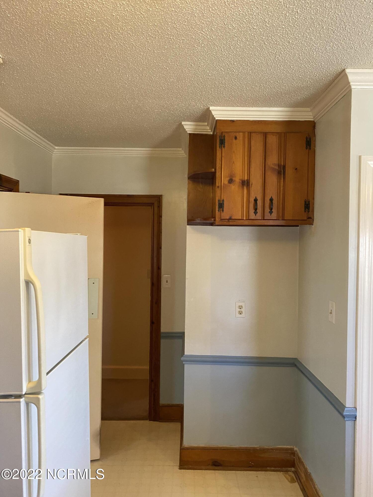 2404 Carey Road Kinston, NC 28504 - Photo 17 of 30 017 Refrigerator