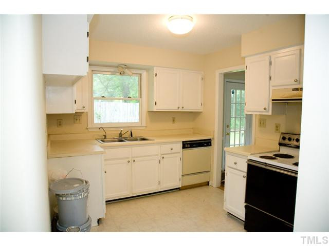 840 Rawls Drive Raleigh, NC 27610 - Photo 5 of 11 Photo 5