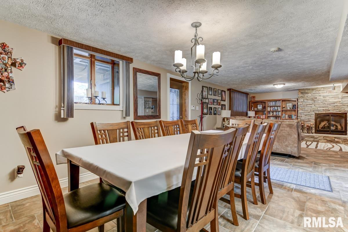 702 Deerfield Road Chatham, IL 62629 - Photo 20 of 39 Gallery Image 20