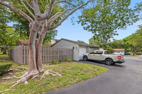 $500,000 | 11045 Southwest 113th Place, Miami, FL 33176