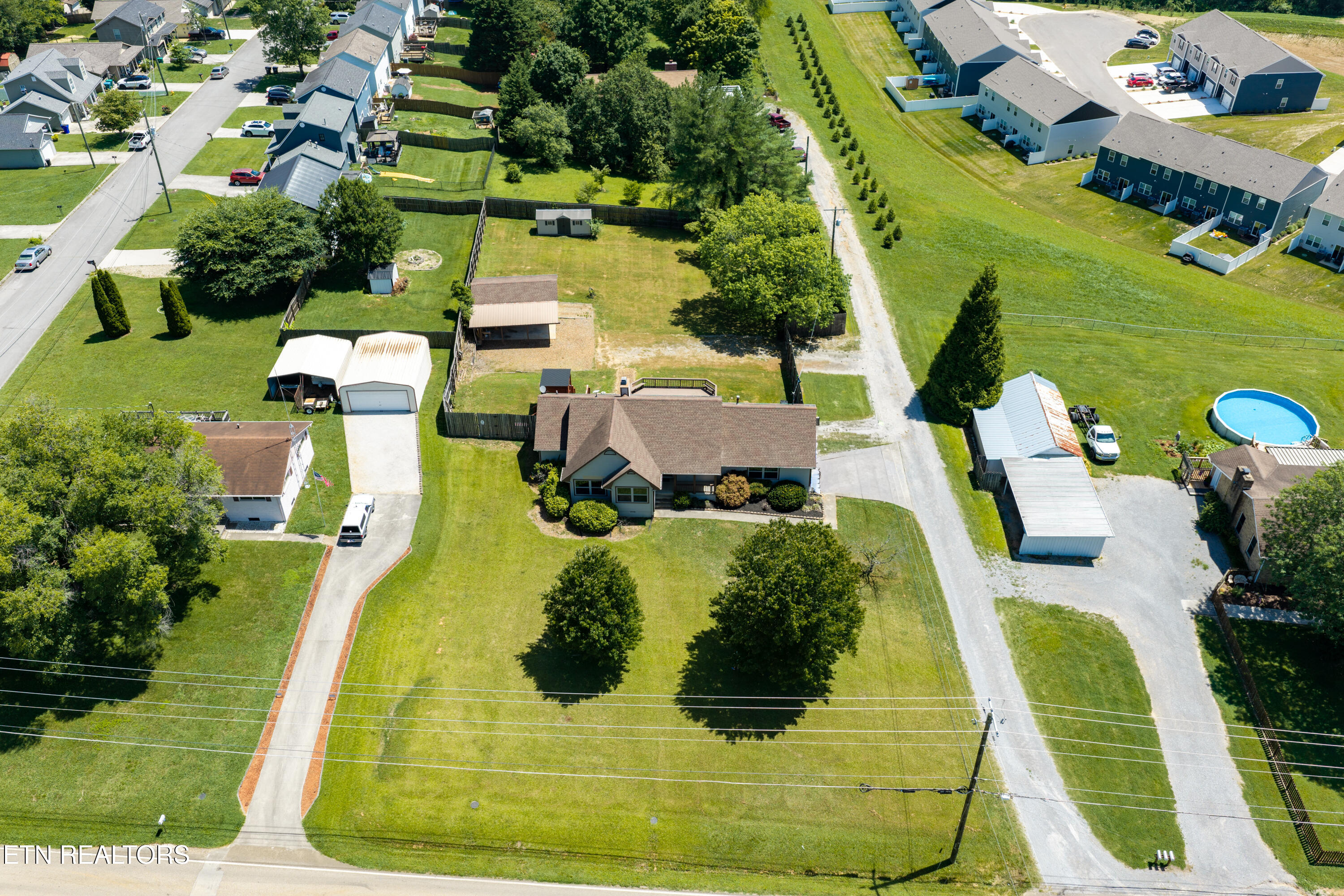 7702 Old Clinton Pike Powell, TN 37849 - Photo 4 of 46 3
