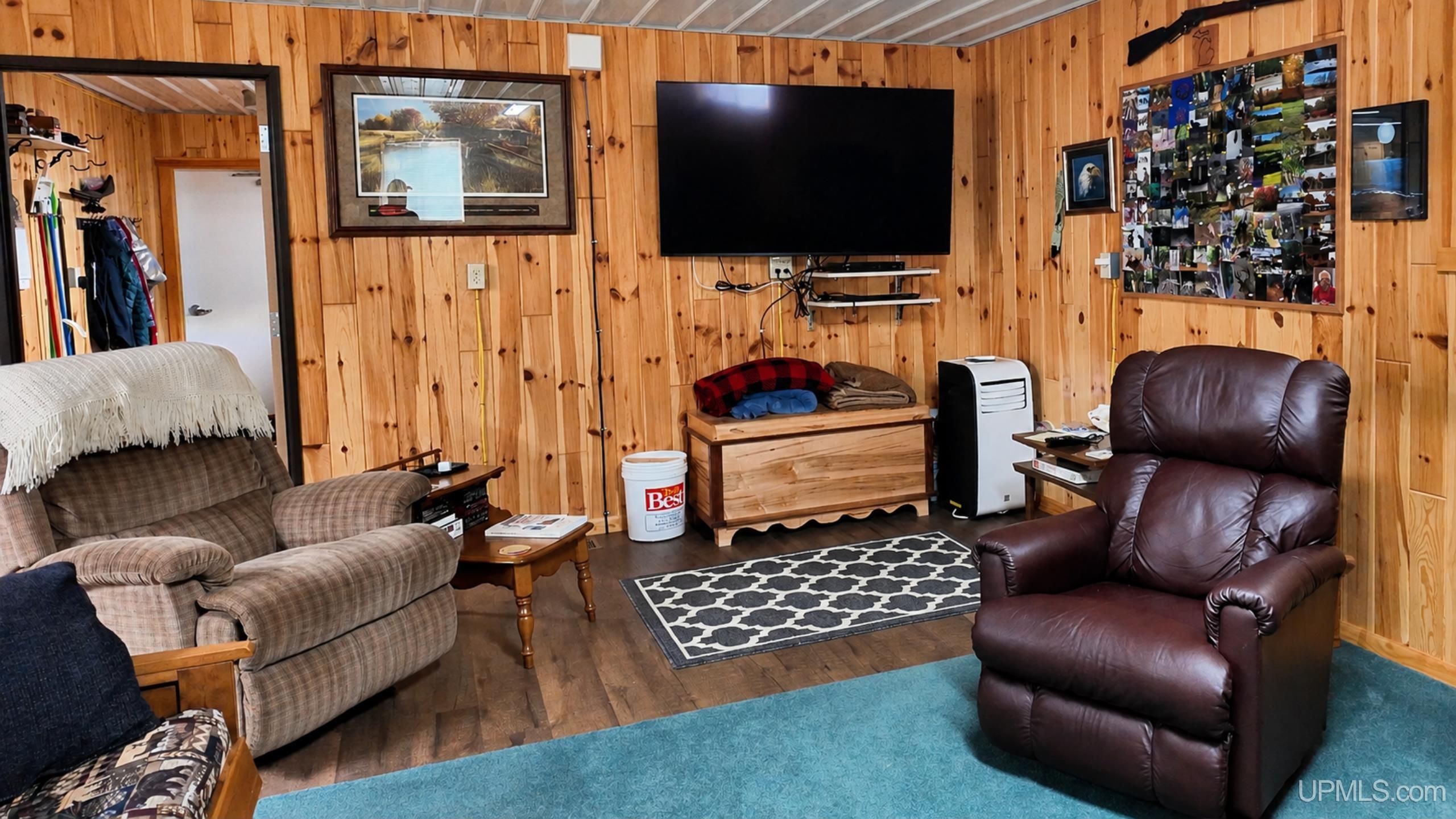 11307 Chesbrough Lake Road Newberry, MI 49868 - Photo 23 of 48