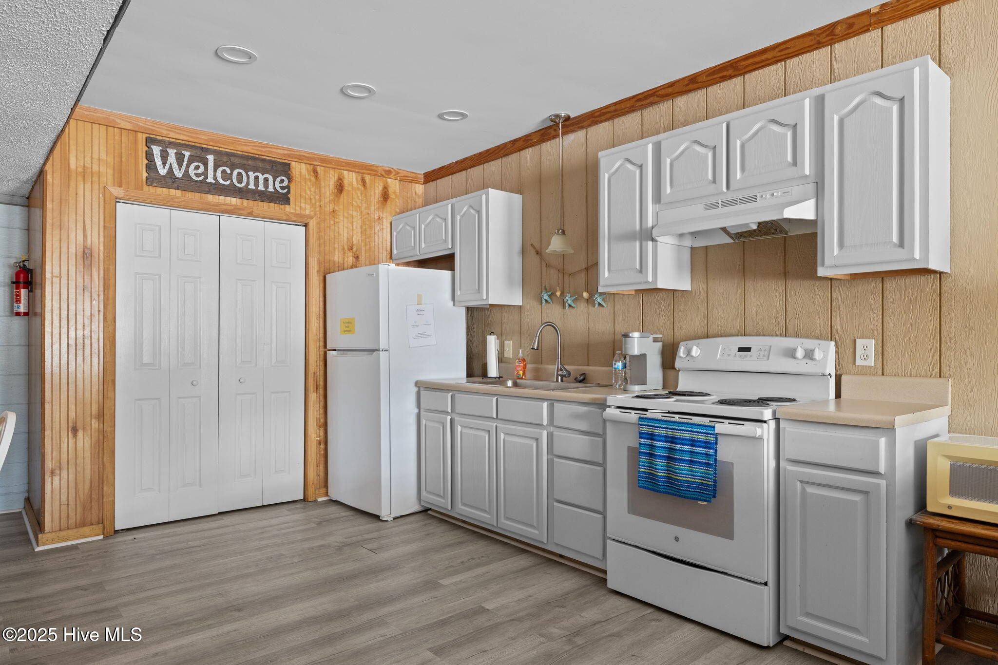 360 Island Road, Unit 2 Harkers Island, NC 28531 - Photo 11 of 27 13-web-or-mls-1S3A0036